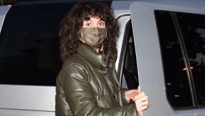 Birce Akalay'ın yeni saç tarzı dikkat çekti