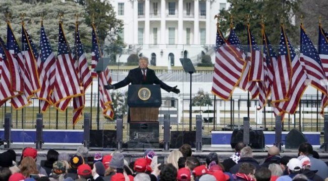 Trump Destekçilerine Seslendi: “Asla Pes Etmeyeceğiz”