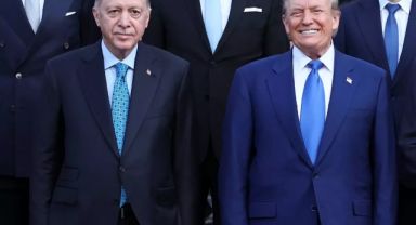 Cumhurbaşkanı Erdoğan ve ABD Başkanı Trump, NATO Zirvesi'nde yan yana geldi