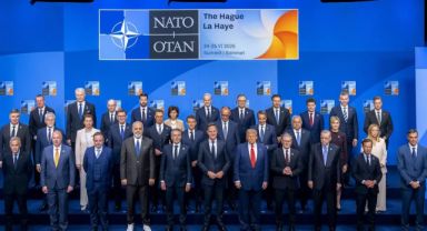 NATO Zirvesi'nde aile fotoğrafı! 32 ülkenin lideri aynı karede