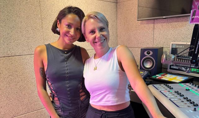 Karnaval, efsane radyolarının doğum gününü kutladı!